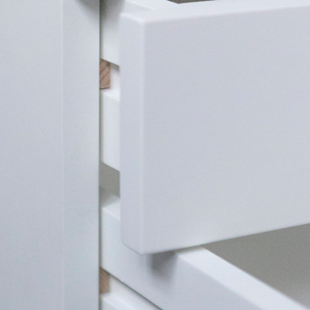 Floating bedside in white with double drawer